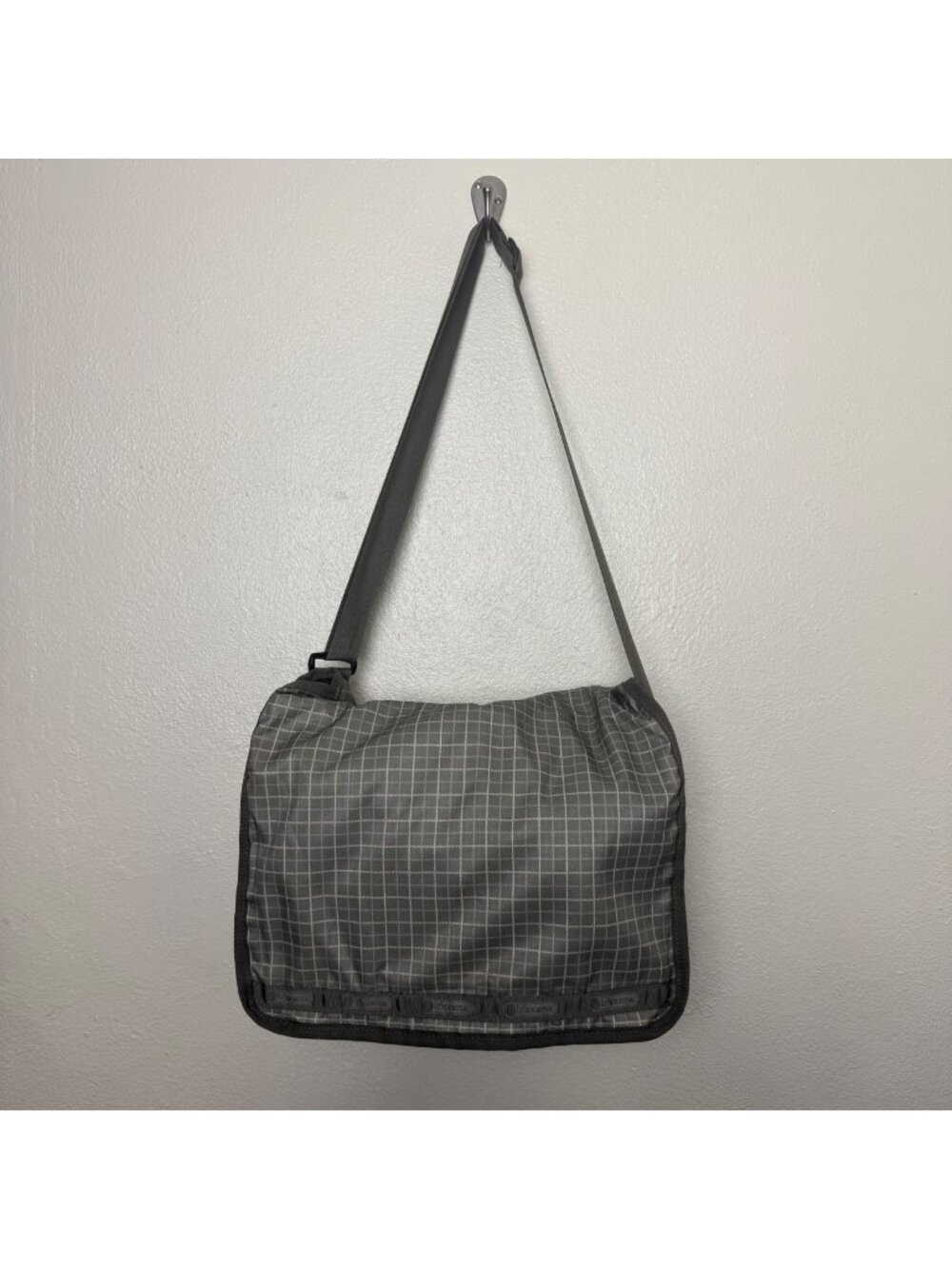 LeSportsac Crossbody Messenger Bag Gray Grid Pattern USA